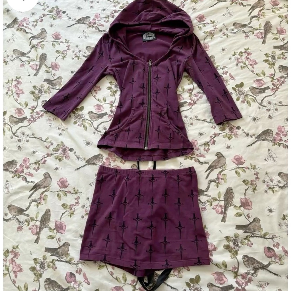 Big big ISO, I will pay a lot $$ . Size small or XS.
